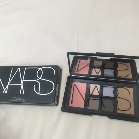 NARS At first sight eyes & cheek palette. - Picture 3 of 4